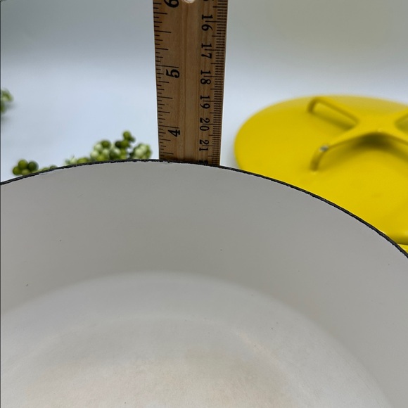 Dansk Designs Kobenstyle Yellow Enameled Dutch Oven & Lid. 2 Quart - Picture 13 of 17